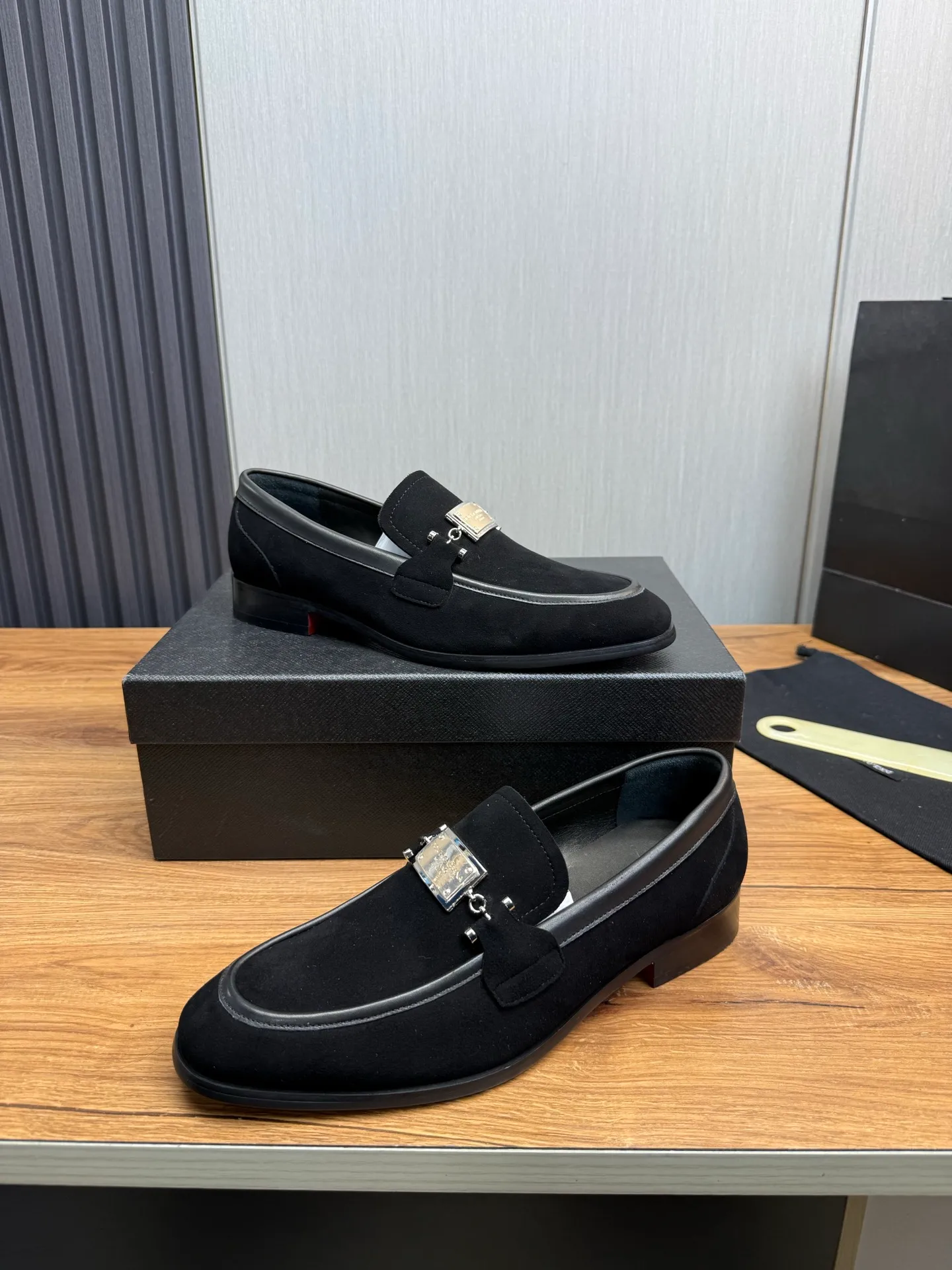 Factory price 520💰 Dolce&G .DG men's loafers👞 Classic and fashionable style, embellished with personalized DG logo. Imported cowhide, open-edge beaded cowhide, cowhide lining, original non-slip and wear-resistant outsole Size: 39-44 (customized at 38.45)